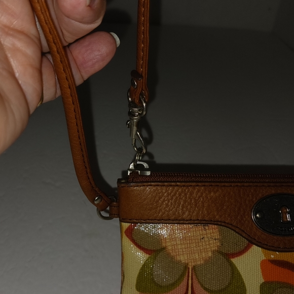 Fossil Key-Per Wristlet - Picture 6 of 9